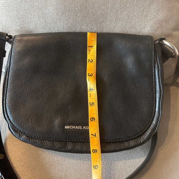 Micheal Kors Black crossbody bag - Picture 6 of 7